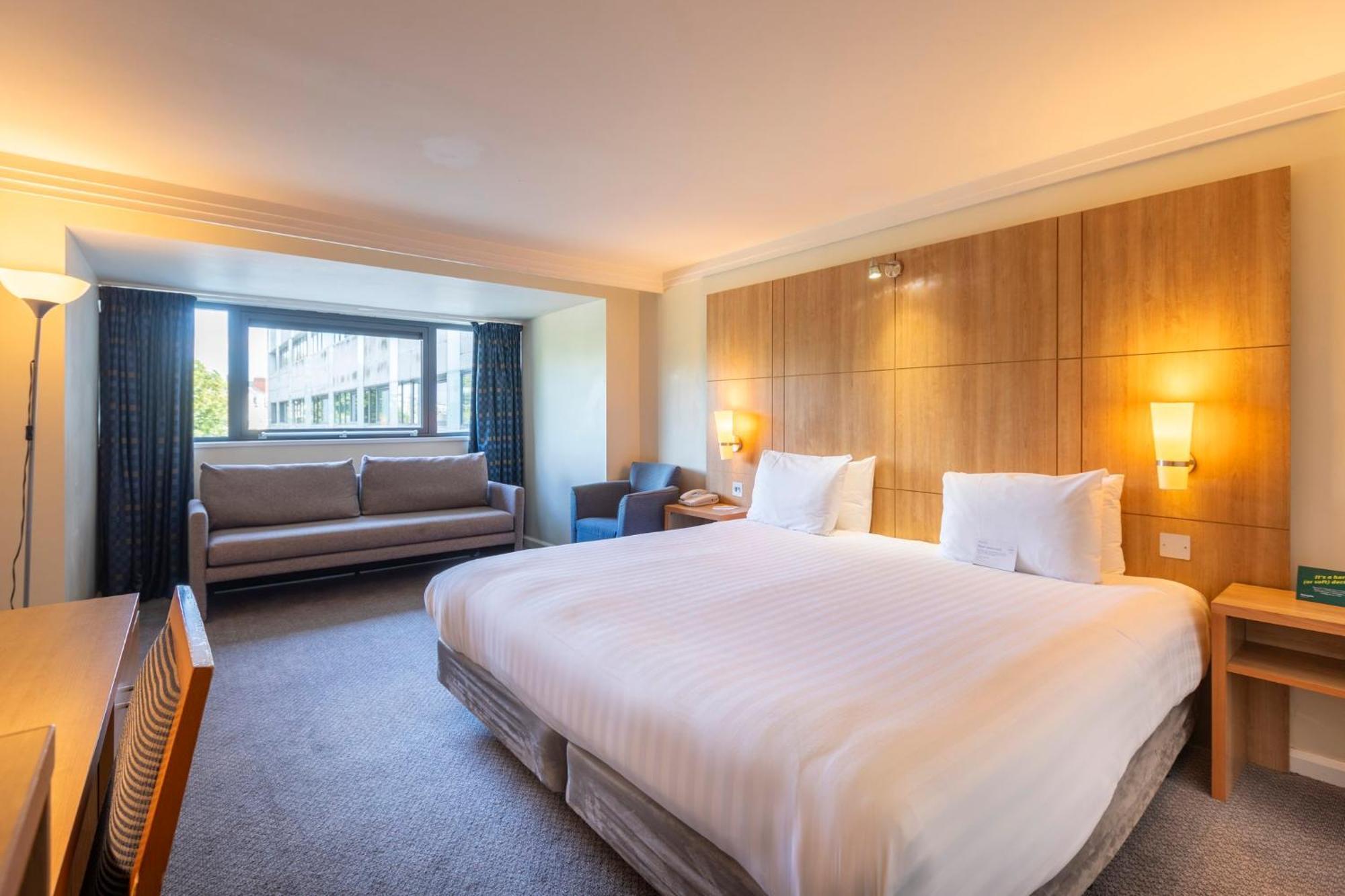 Hotel Centre By Ihg 4*