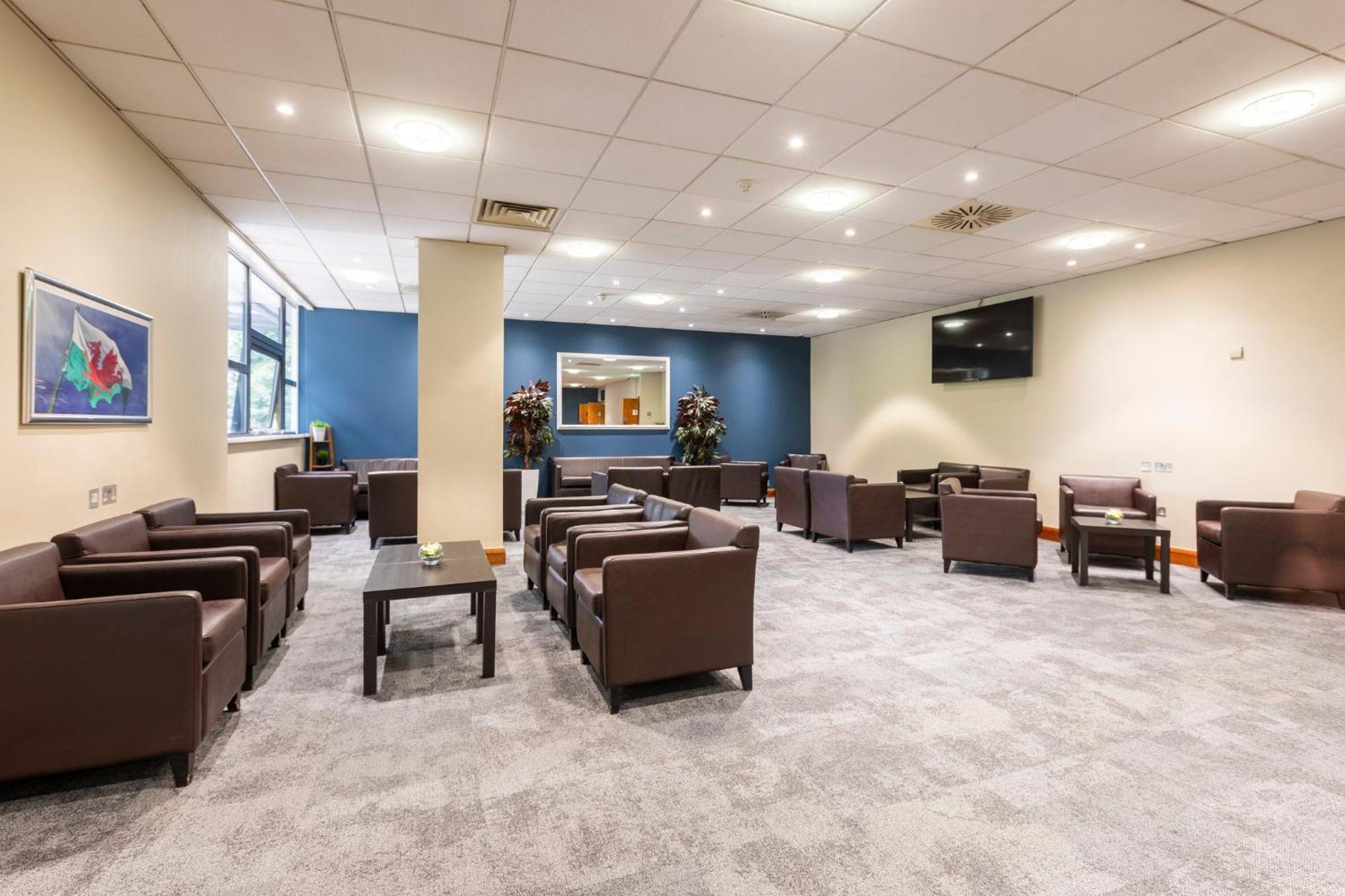 Centre By Ihg Hotel 4*