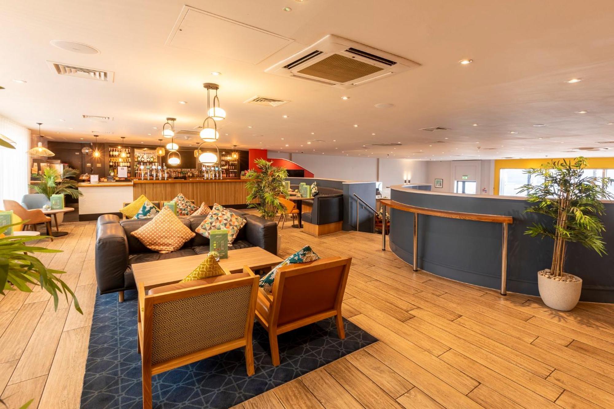 Hotel By Ihg 4*