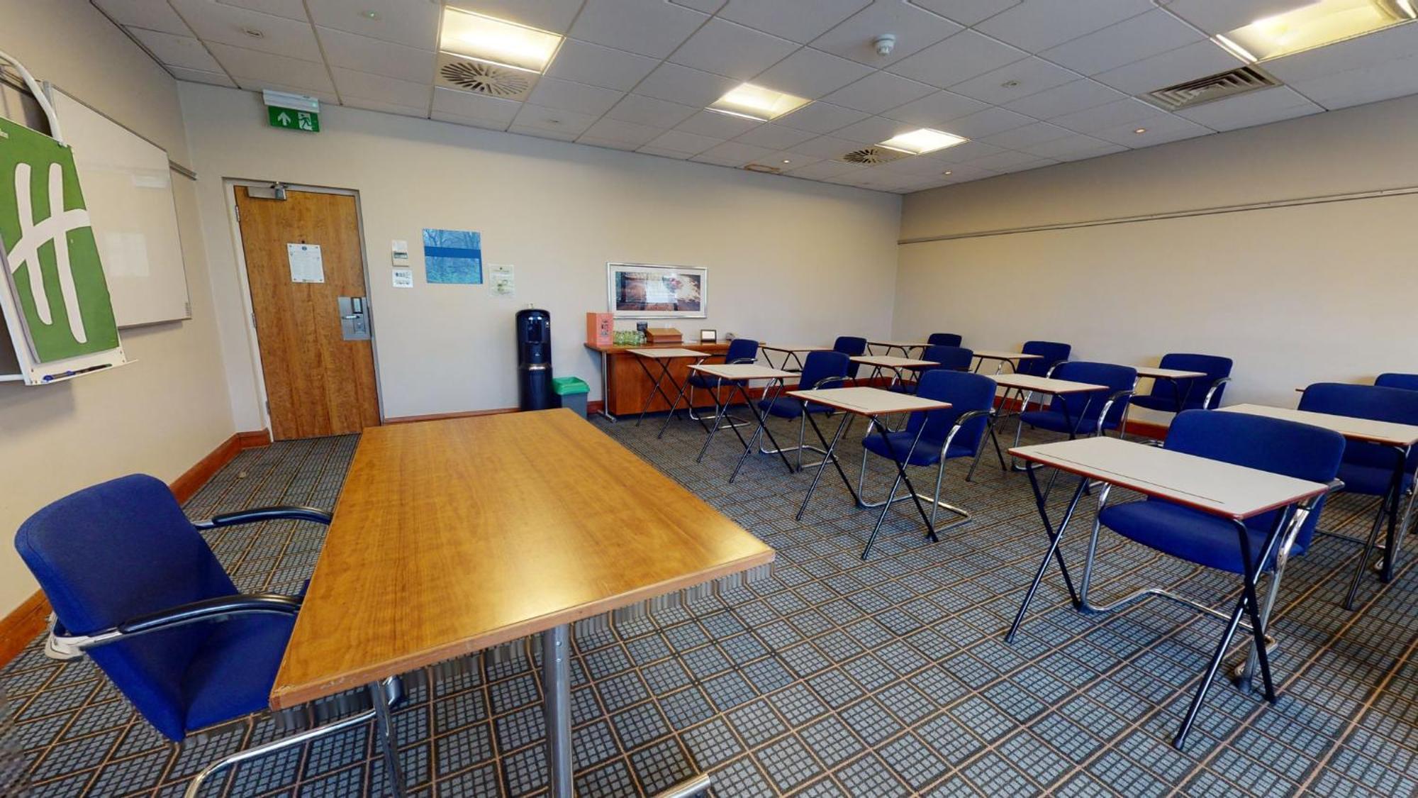 Centre By Ihg Cardiff