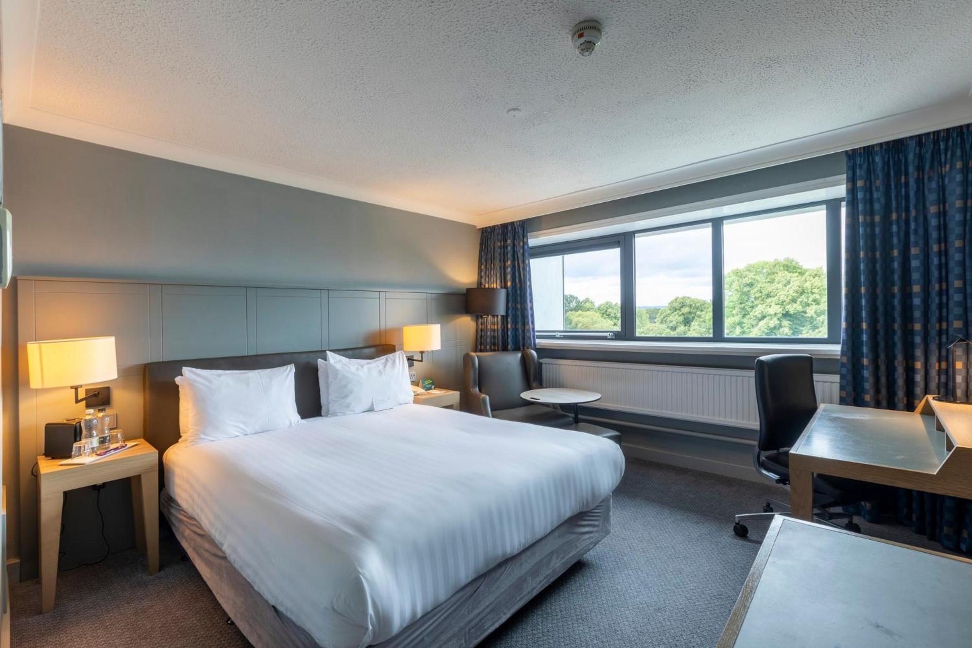Centre By Ihg Hotel 4*
